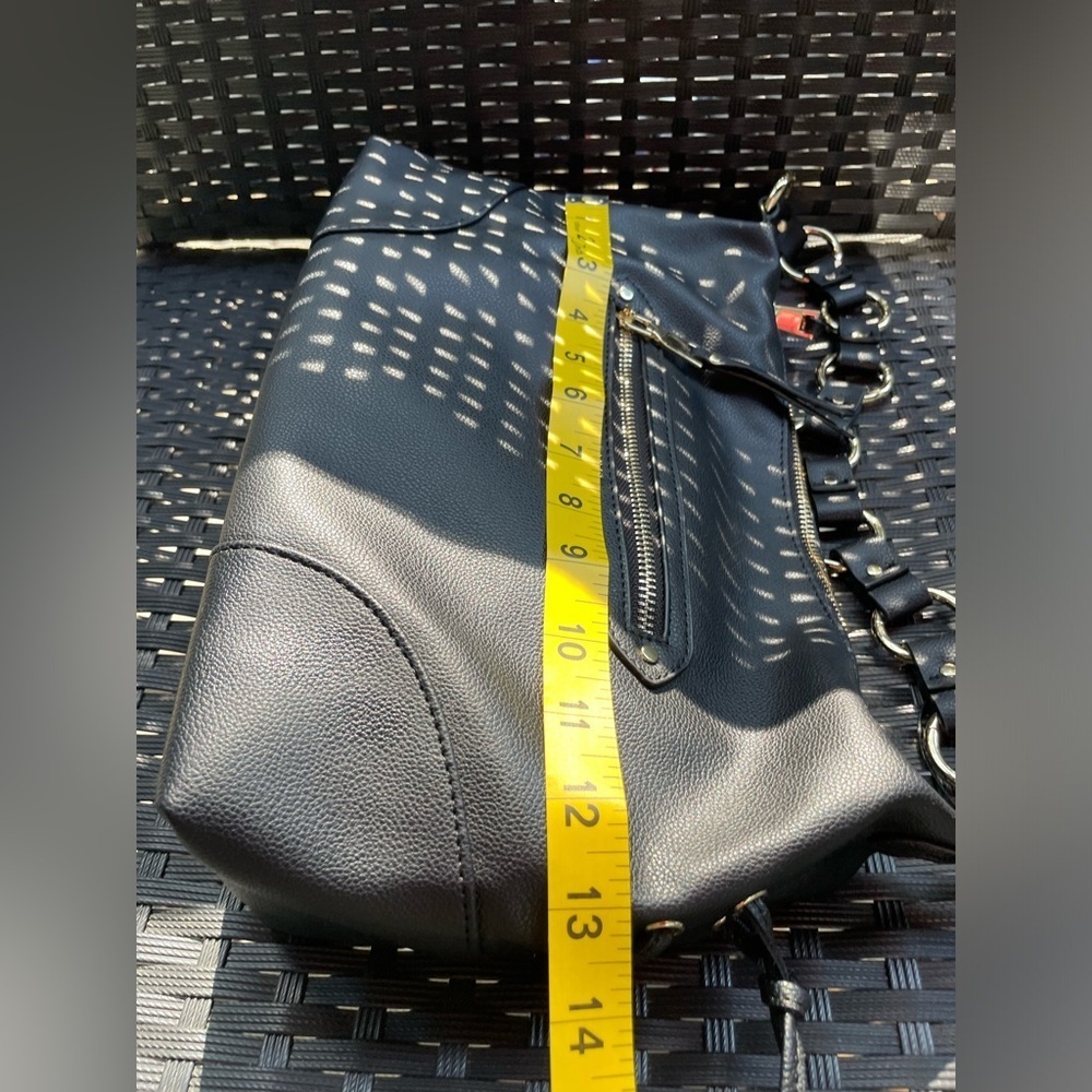 NYC Bag,NYC Shoulder Bag,NYC Black Leather Shoulder Bag with Chain Detail - Picture 6 of 8
